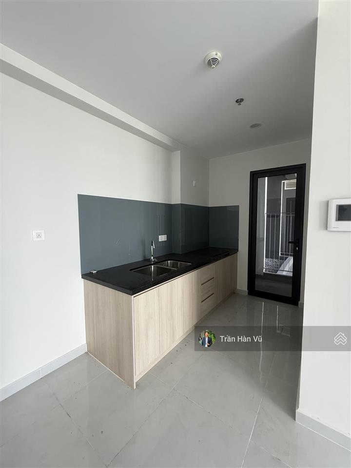 Giá tốt  chính chủ cần bán gấp căn hộ 1pn view sân golf cực đẹp chỉ 2,1 tỷ