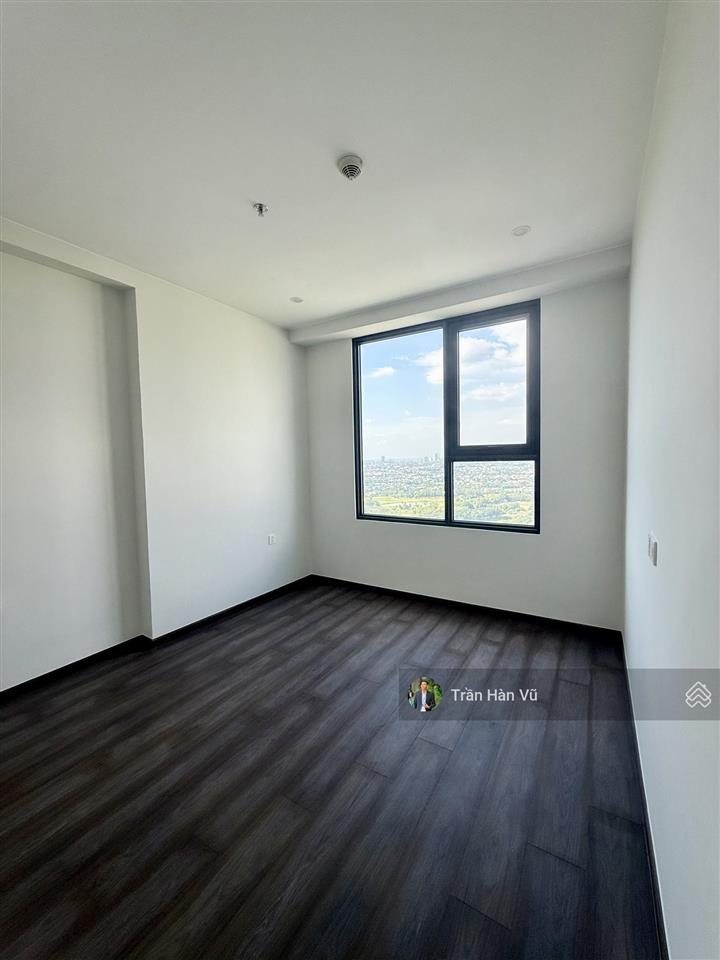 Giá tốt  chính chủ cần bán gấp căn hộ 1pn view sân golf cực đẹp chỉ 2,1 tỷ