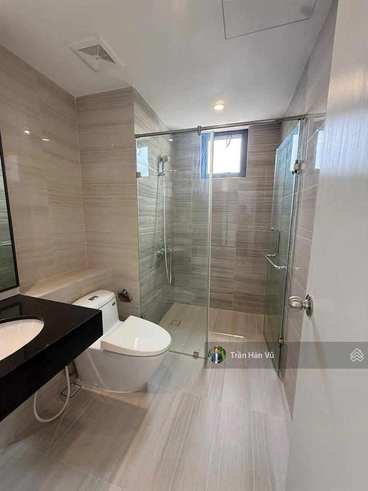 Giá cạnh tranh chính chủ bán nhanh căn hộ 2 phòng ngủ góc lớn nhất chỉ 3,35tỷ the emerald golf view