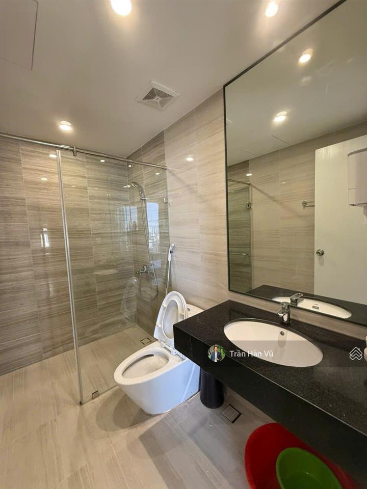 Rẻ  chính chủ gửi bán nhanh căn 2pn căn hộ the emerald golf view   trần hàn vũ