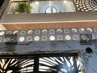 Bán nhà phan đình phùng phú nhuận 4tầng mới full nội thất.hẻm xe hơi khu vực gần cầu kiệu.an ninh