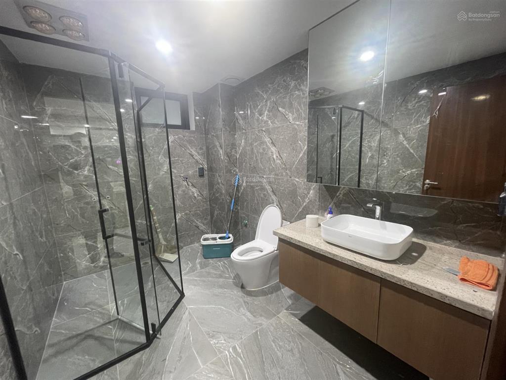 Văn phòng + ở cho thuê mt 6m, tổng dt sàn 516m2, 6 tầng 1 hầm, khu dân cư đông đúc