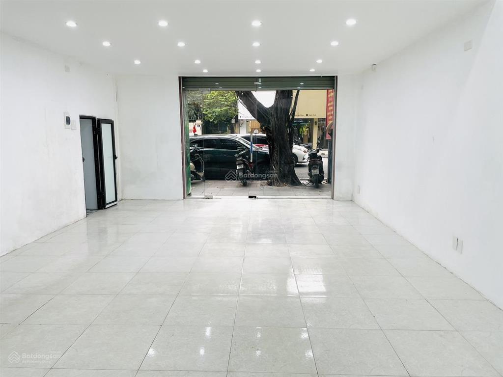 Cho thuê mặt bằng 40m2  phố phan bội châu mặt tiền rộng kinh doanh ngay