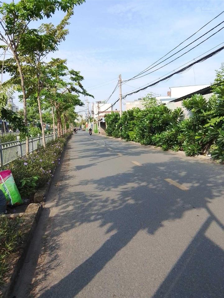 Bán đất mặt tiền đường lớn diện tích gần 2500m2 khu vực ngã tư ga