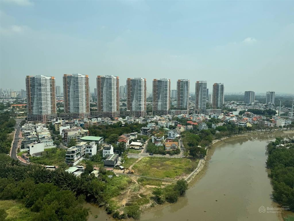 Cho thuê căn góc tầng cao 3 phòng ngủ đảo kim cương trực diện sông cực đẹp full nội thất trống sẵn