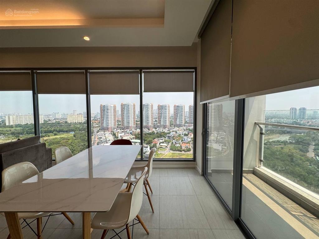 Cho thuê căn góc tầng cao 3 phòng ngủ đảo kim cương trực diện sông cực đẹp full nội thất trống sẵn