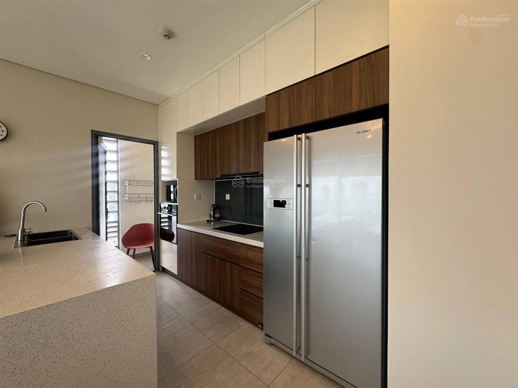 Cho thuê căn góc tầng cao 3 phòng ngủ đảo kim cương trực diện sông cực đẹp full nội thất trống sẵn