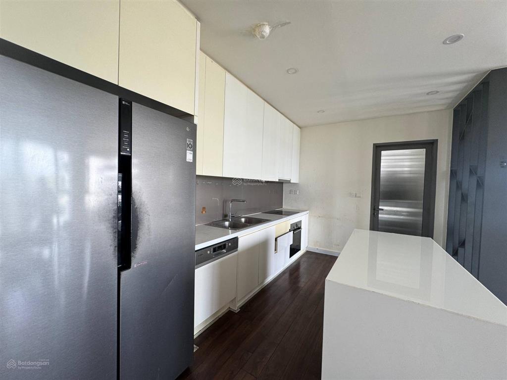 Cho thuê căn hộ 3 phòng ngủ đảo kim cương diện tích 143m2 full nội thất đẹp  view sông  trống sẳn