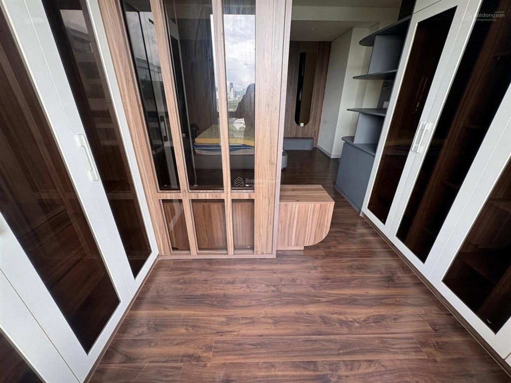 Cho thuê căn hộ 3 phòng ngủ đảo kim cương diện tích 143m2 full nội thất đẹp  view sông  trống sẳn