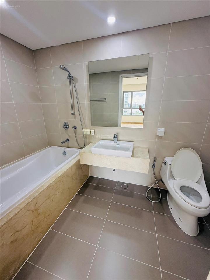 Nhà đẹp trống sẵn cho thuê văn phòng đảo kim cương diamond island quận 2. giá 26 triệu  90m  ntcb