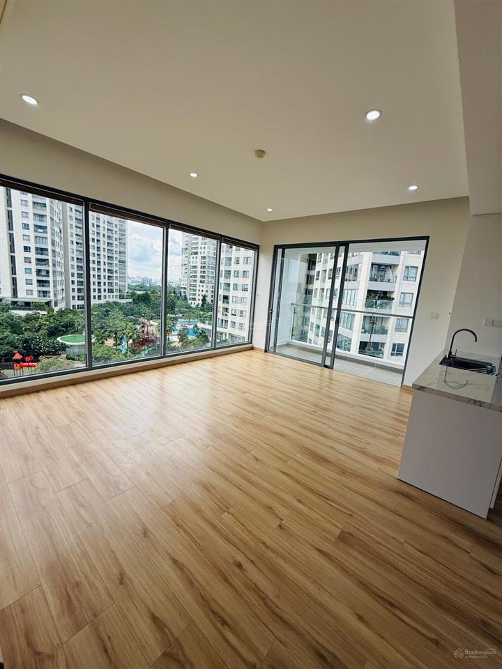 Nhà đẹp trống sẵn cho thuê văn phòng đảo kim cương diamond island quận 2. giá 26 triệu  90m  ntcb