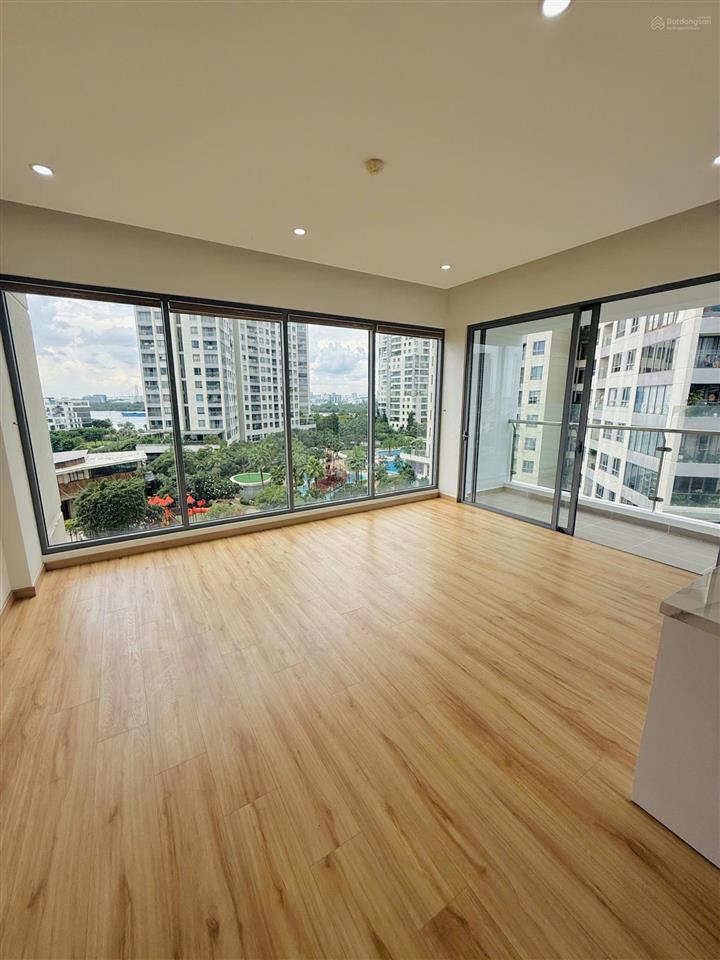 Nhà đẹp trống sẵn cho thuê văn phòng đảo kim cương diamond island quận 2. giá 26 triệu  90m  ntcb