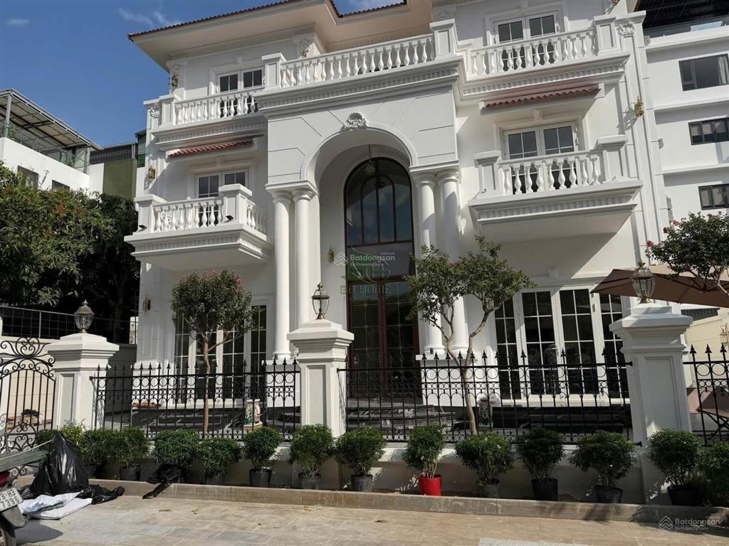 Cho thuê biệt thự biệt lập 6 phòng ngủ mới siêu đẹp khu vcn phước hải giá 80 triệu/tháng