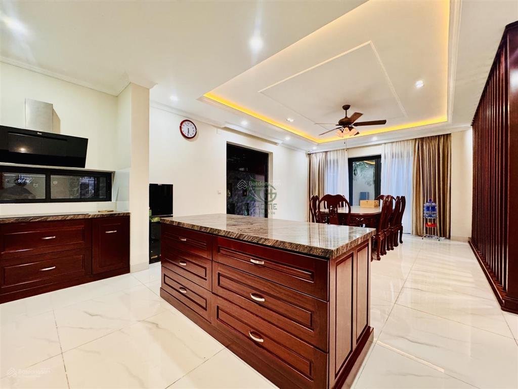 Cho thuê nhà nguyên căn 2.5 tầng 4 phòng ngủ khu mỹ gia giá 40 triệu / tháng