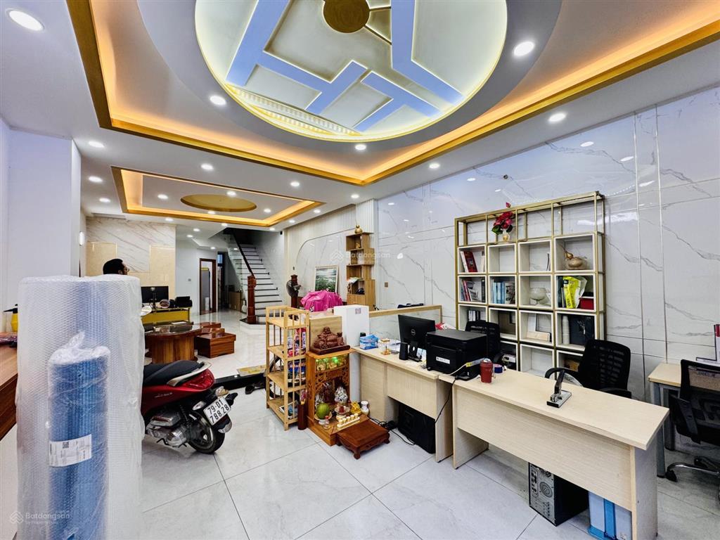 Cho thuê nhà ở kinh doanh 4 tầng 4 phòng ngủ có thang máy khu hà quang 2 giá 32 triệu/tháng