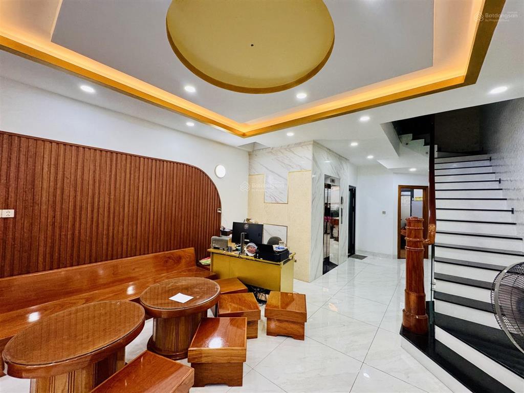Cho thuê nhà ở kinh doanh 4 tầng 4 phòng ngủ có thang máy khu hà quang 2 giá 32 triệu/tháng