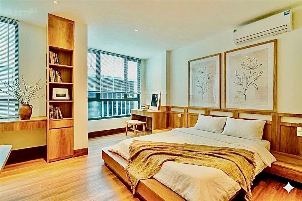 Hàng hiếm nhà cách mặt phố nguyễn trãi thanh xuân 10m thiết kế 5 tầng  nhà mới  thang máy.