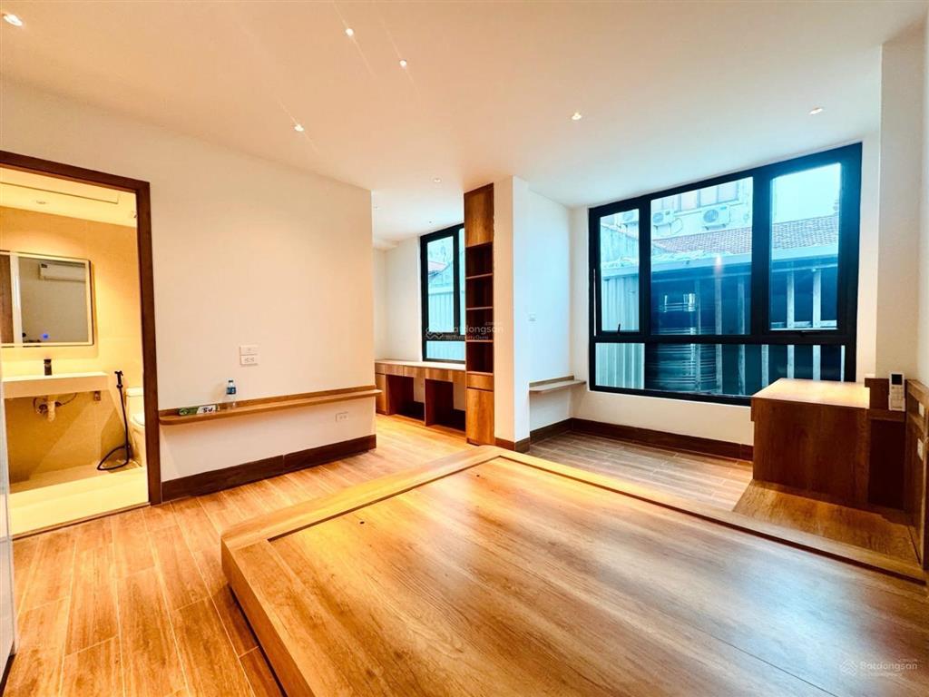 Hàng hiếm nhà cách mặt phố nguyễn trãi thanh xuân 10m thiết kế 5 tầng  nhà mới  thang máy.