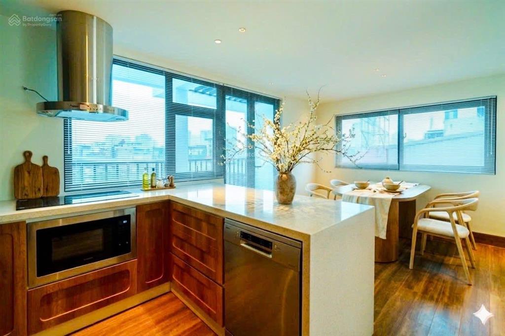 Hàng hiếm nhà cách mặt phố nguyễn trãi thanh xuân 10m thiết kế 5 tầng  nhà mới  thang máy.