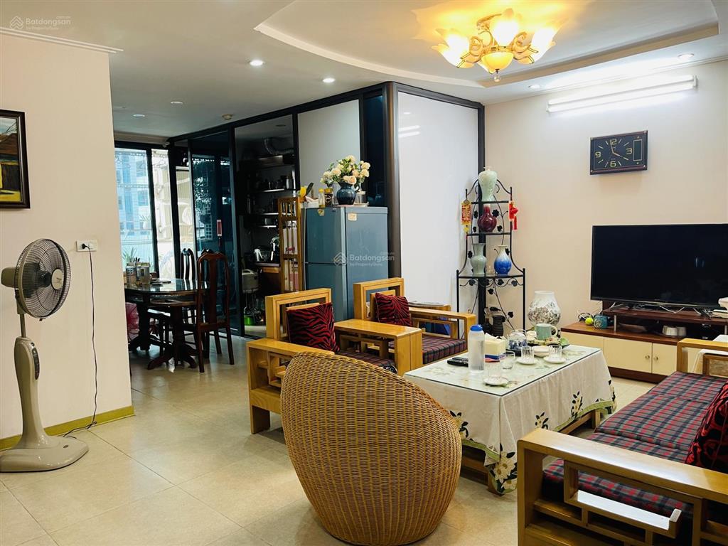Golden land 275 nguyễn trãi  3 pn  tặng toàn bộ nội thất  có slot ô tô.