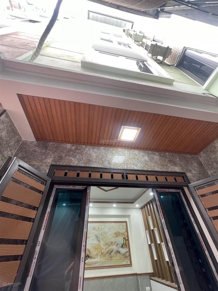 Nhà đang cần tiền gấp  giá nào cũng bán  5 tầng * 6 ngủ ở hữu hưng  tây mỗ