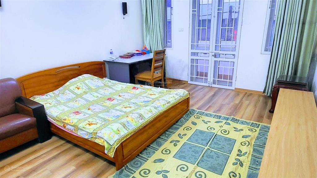 Nhà chính chủ 80m2 4pnx3t sân 30m, đường 8m, ô tô, gần đường 2,5 tt công an, khương đình 14,8 tr/th