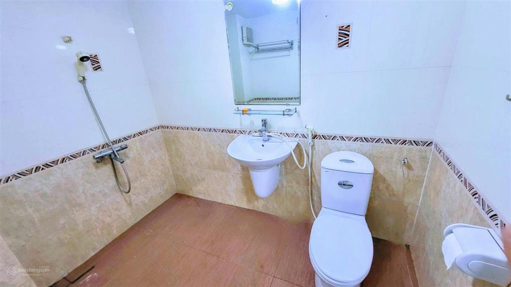 Nhà chính chủ 80m2 4pnx3t sân 30m, đường 8m, ô tô, gần đường 2,5 tt công an, khương đình 14,8 tr/th
