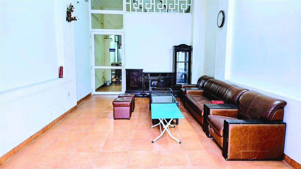 Nhà chính chủ 80m2 4pnx3t sân 30m, đường 8m, ô tô, gần đường 2,5 tt công an, khương đình 14,8 tr/th