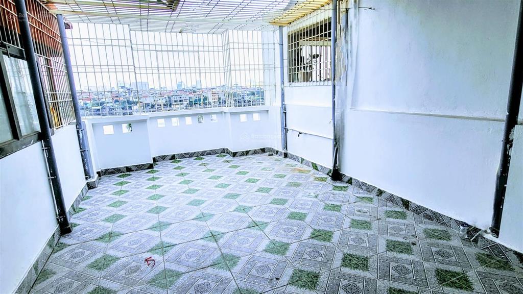 Nhà chính chủ 80m2 4pnx3t sân 30m, đường 8m, ô tô, gần đường 2,5 tt công an, khương đình 14,8 tr/th