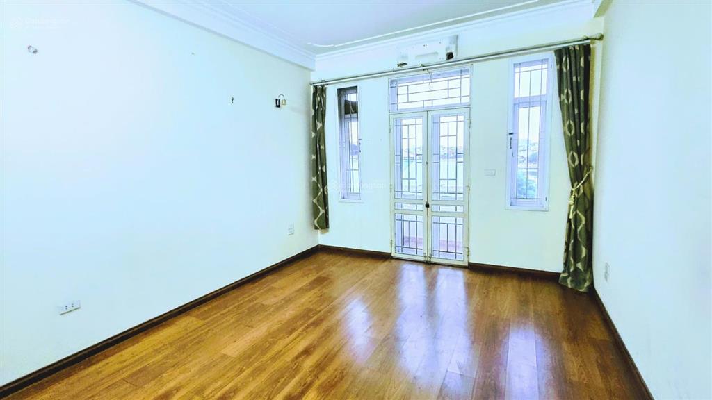 Nhà chính chủ 80m2 4pnx3t sân 30m, đường 8m, ô tô, gần đường 2,5 tt công an, khương đình 14,8 tr/th