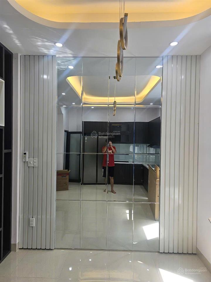 Cho thuê nhà 3 lầu 1 trệt, 3pn, 4wc, full nội thất mới  0987 333 ***