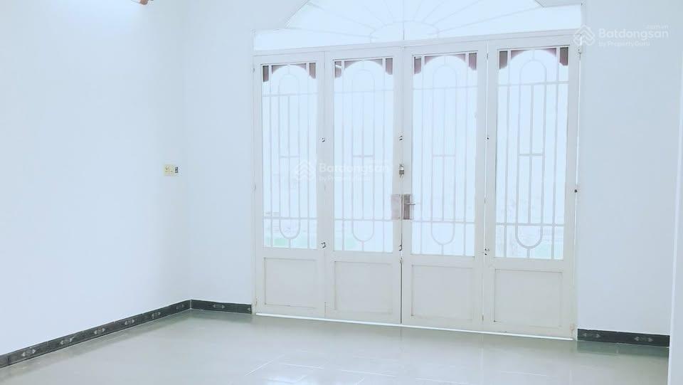 Bán nhà mặt tiền tỉnh lộ 10, ngay chợ bà hom, bình tân