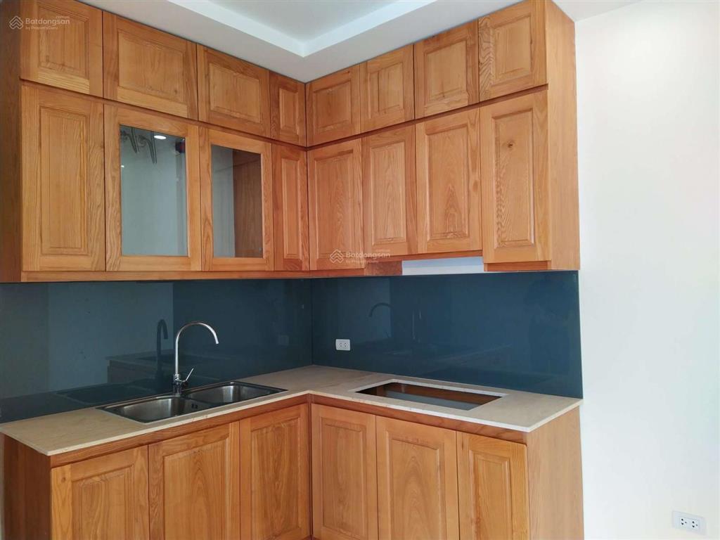 Cho thuê căn góc 3pn + 1 phòng khách, full nội thất. phố liễu giai. view hồ tây