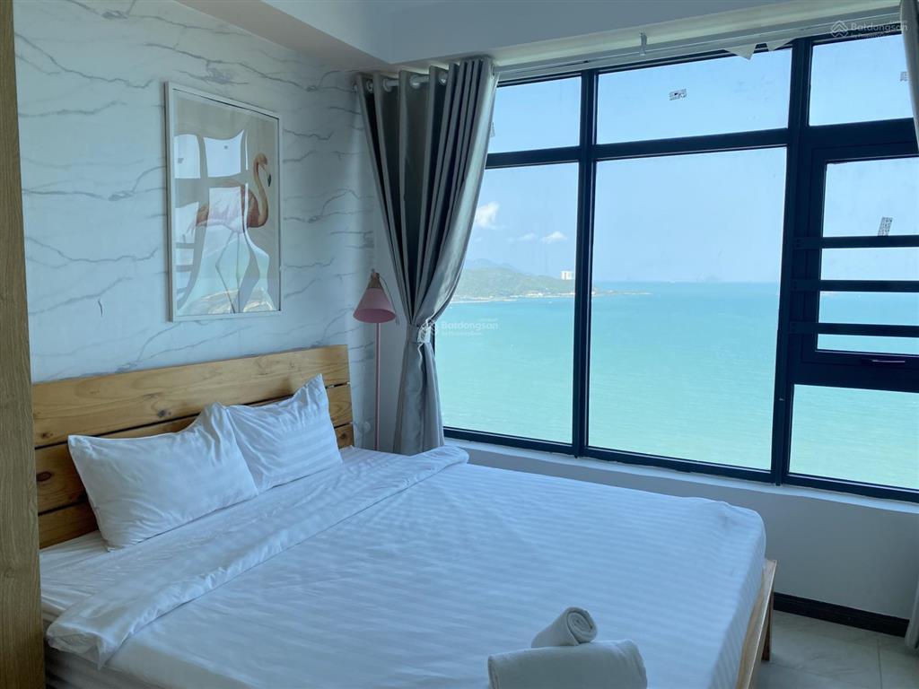 Cần tiền bán gấp căn hộ view biển diện tích rộng