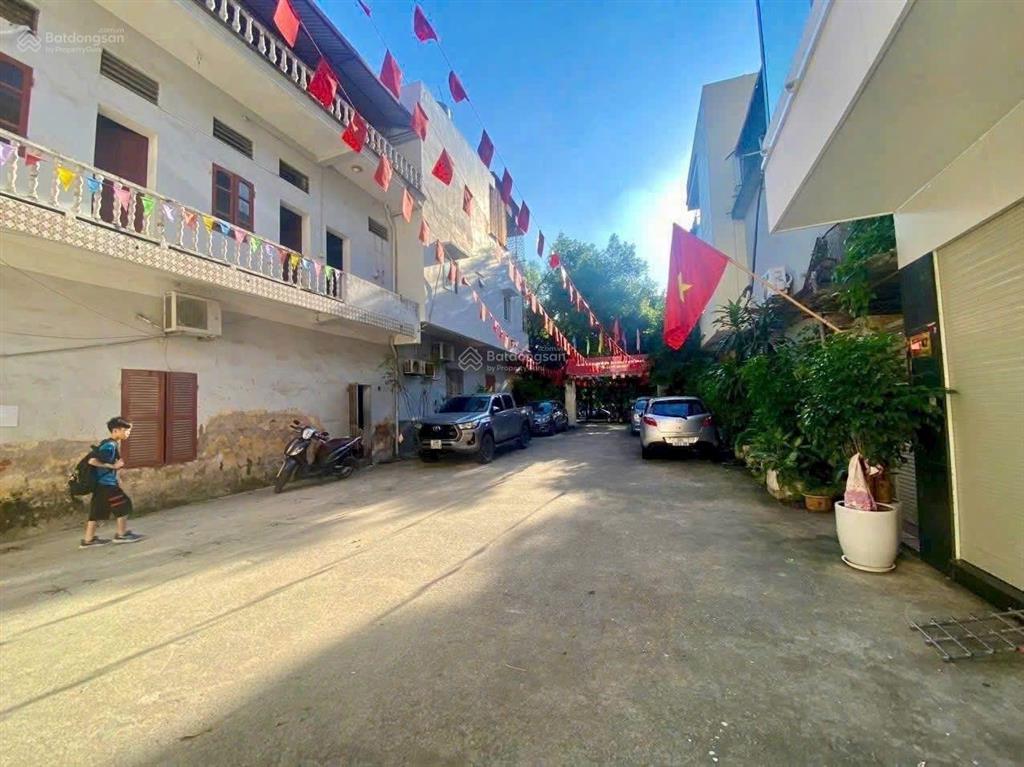 Còn sót thửa đất lô góc 46.5m2, ngay công viên văn phú  văn la, mặt tiền 3.8m, giá 10.7 tỷ