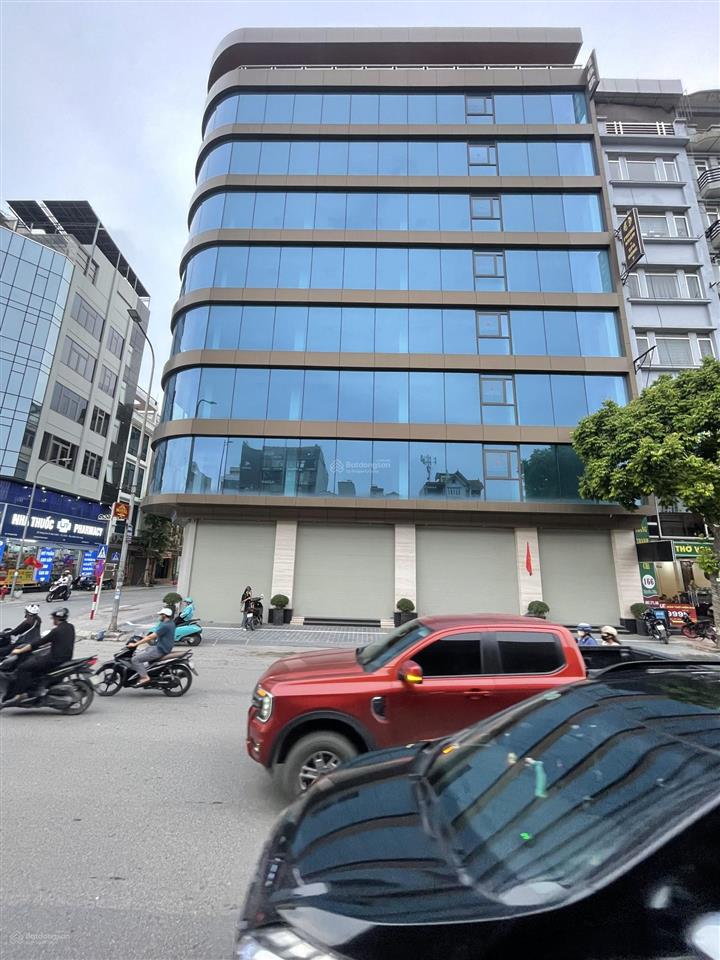 Cho thuê toà nhà văn phòng 9 tầng  lô góc  2 mặt phố  thanh xuân