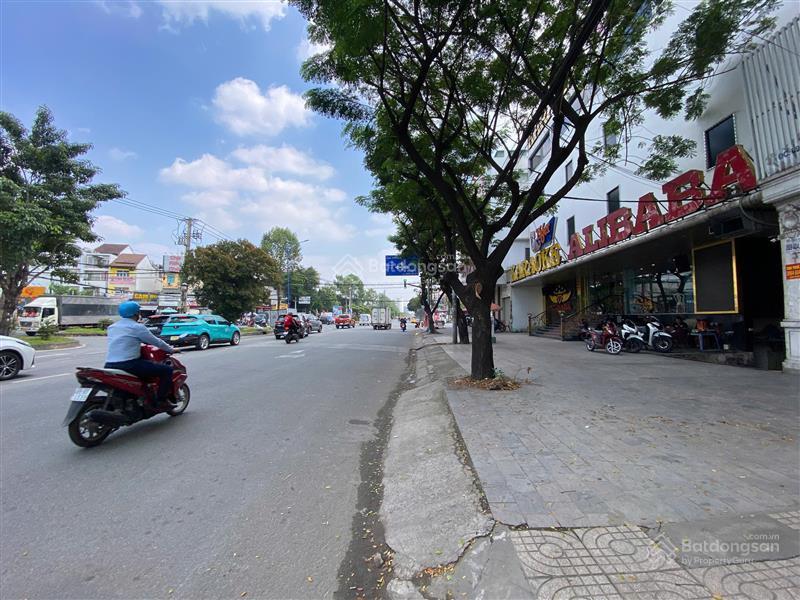 Bán nhà chính chủ mặt tiền khu tên lửa, 80m2, ngang 5x16m, 4 tầng, 5pn, đường 40m, tn 30tr/tháng