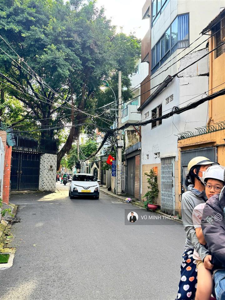 Nhà mặt tiền pn mà chỉ 239tr/m2! dt 4 x 15  xây dựng sẵn 4 tầng vuông vức chỉ có 12.9 tỷ tl