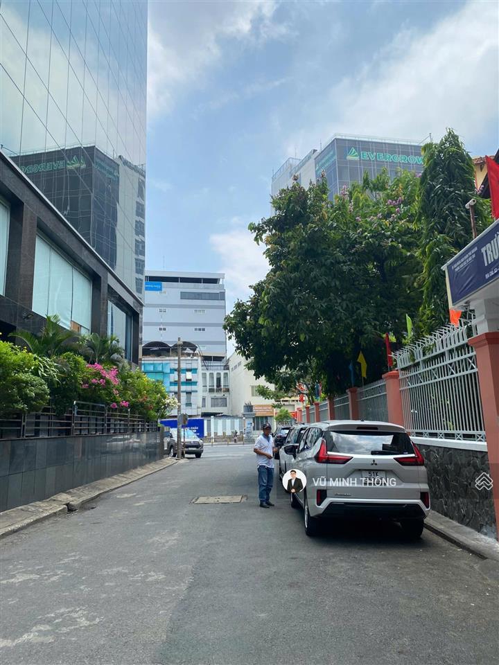 Mỹ nam  trục nguyễn văn trỗi! dòng tiền 80tr/tháng (6.2 x 20= 98.1m2)  6 tầng tm giá còn 33,9 tỷ