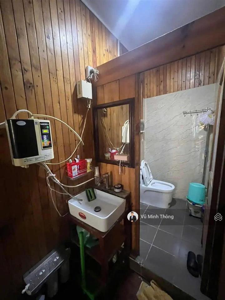 9.9 tỷ bán nhà mt 18a trần hữu trang, phường 11, phú nhuận. dt 5x12.5m 1 trệt 1 lửng tiện xây mới