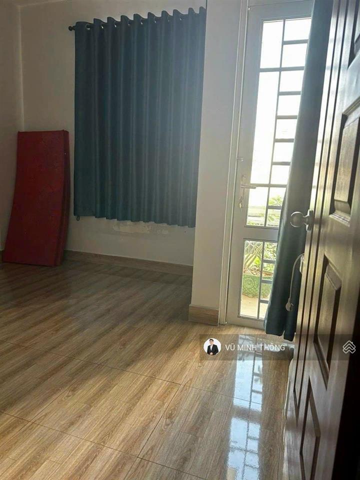 Sát nhà chủ tịch phường! diện tích 4 x 10  cn 40m2 vuông  2 tầng, 3pn phan xích long 6.5 tỷ