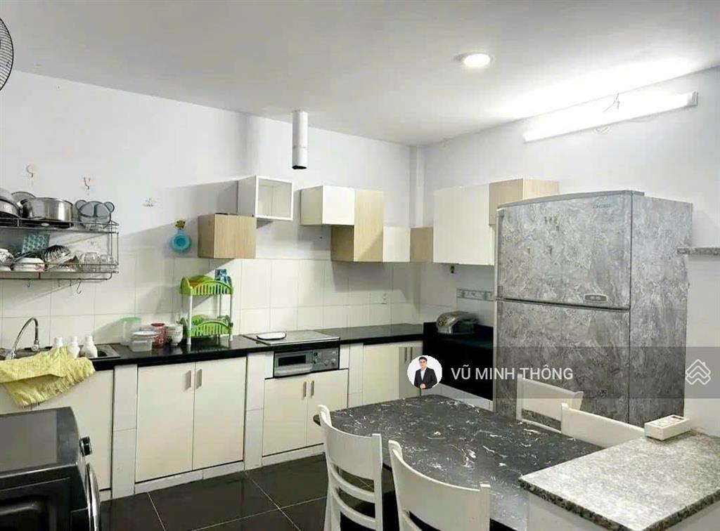 Sát nhà chủ tịch phường! diện tích 4 x 10  cn 40m2 vuông  2 tầng, 3pn phan xích long 6.5 tỷ