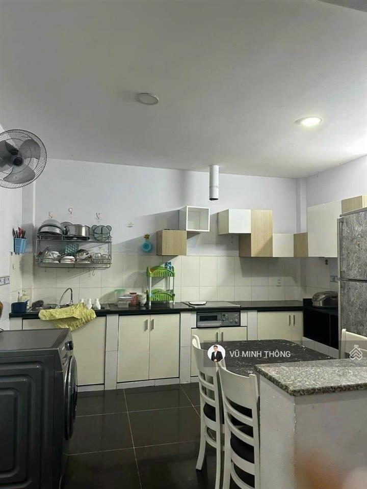 Sát nhà chủ tịch phường! diện tích 4 x 10  cn 40m2 vuông  2 tầng, 3pn phan xích long 6.5 tỷ