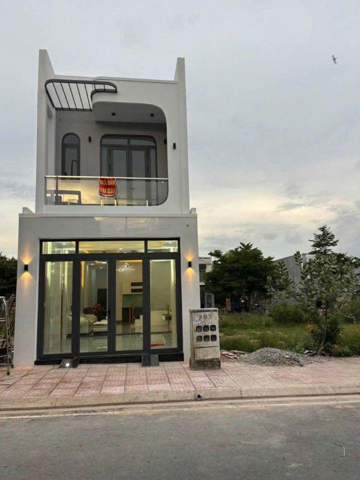 Nhà 2 tầng SHR sẵn chỉ 2 tỷ 250