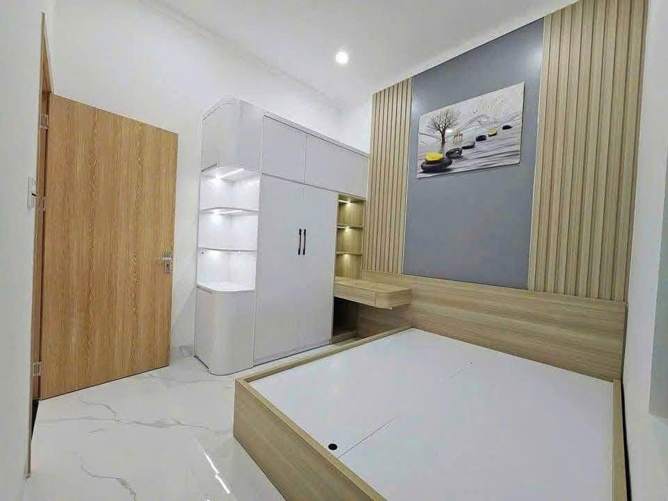 Nhà SG 2 tầng ,1tum chỉ 2 tỷ 050
