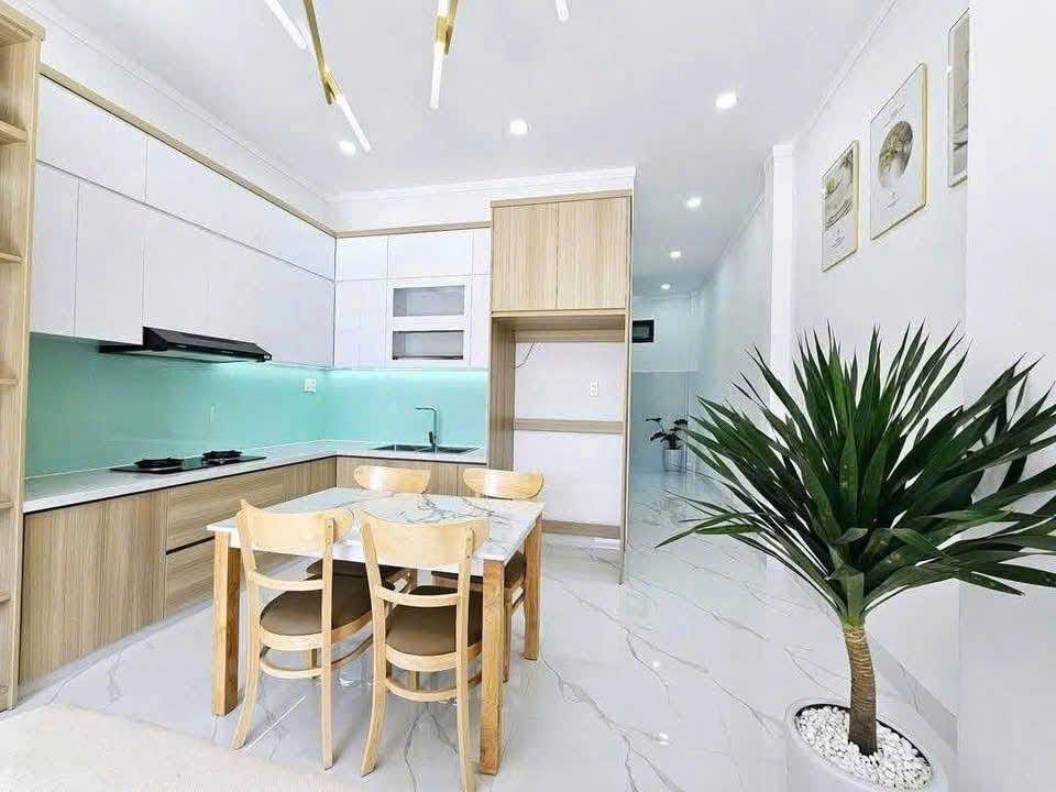 Nhà SG 2 tầng ,1tum chỉ 2 tỷ 050