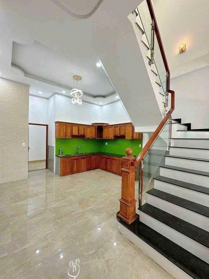 Nhà phố SG mới SHR đưa trước chỉ 580 triệu