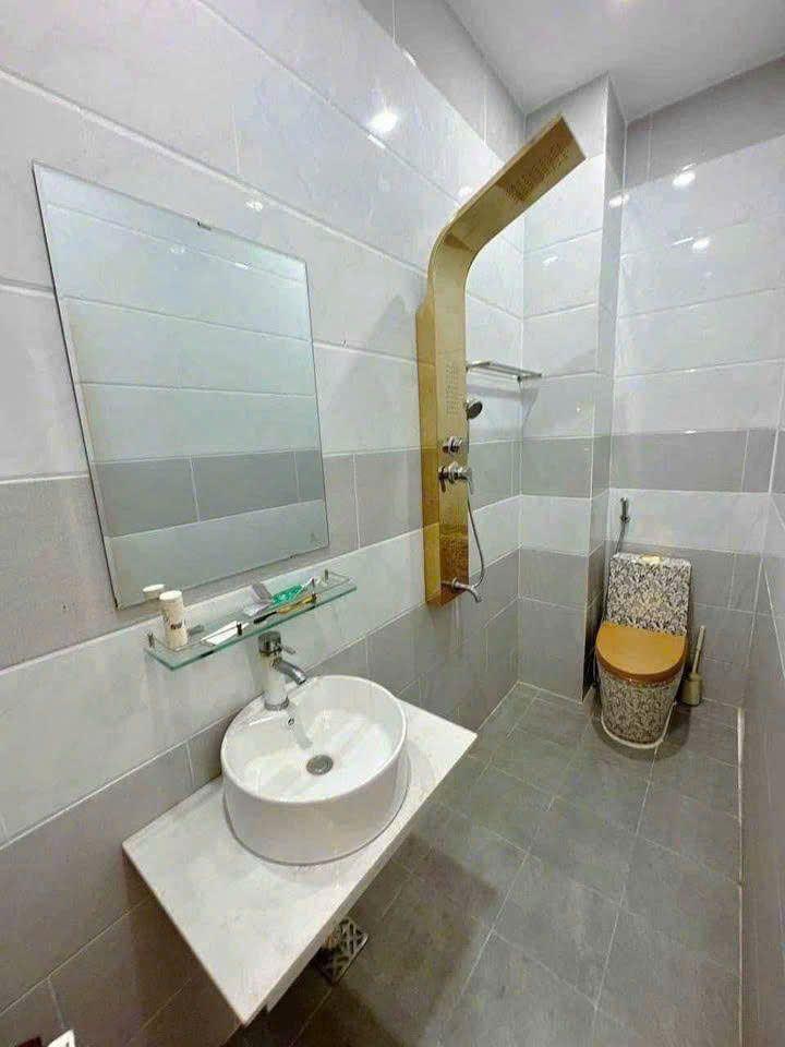 Nhà phố SG mới SHR đưa trước chỉ 580 triệu