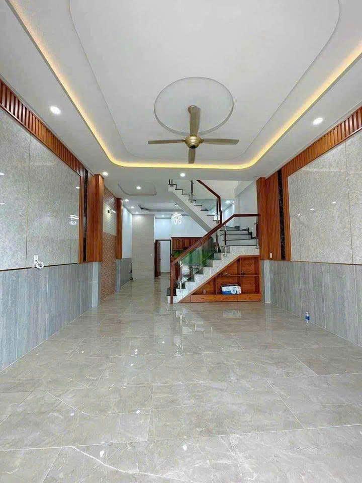 Nhà phố SG mới SHR đưa trước chỉ 580 triệu