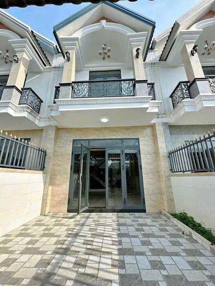 Nhà phố SG mới SHR đưa trước chỉ 580 triệu